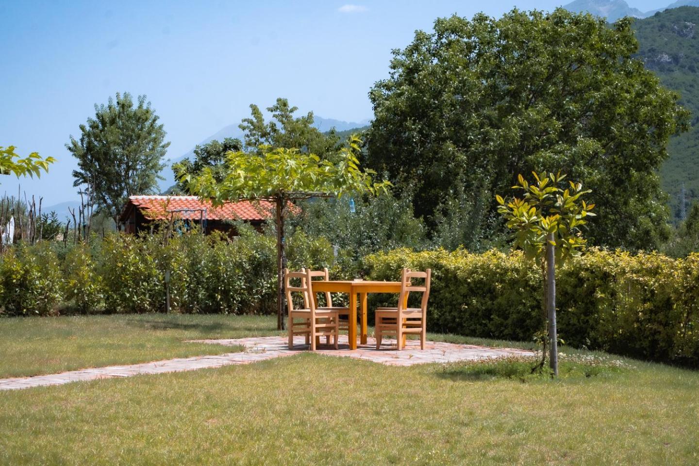 Villa Bujtina Lumo & Pool Përmet Exterior foto